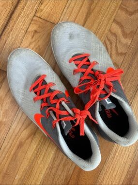 Nike Women’s Metcon 3 cross-training/weightlifting shoe with stable base